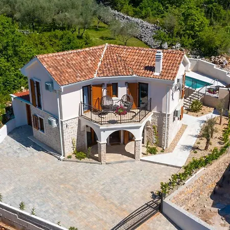 Oasa מאלינסקה