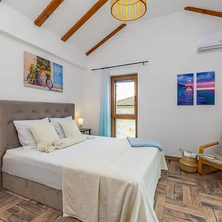Oasa Villa *